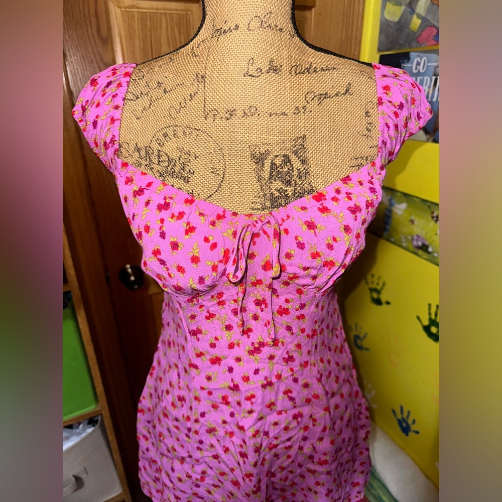 WILD FABLE💕💗🌸NWT CAPPED SLEEVED DRESS - Picture 3 of 9